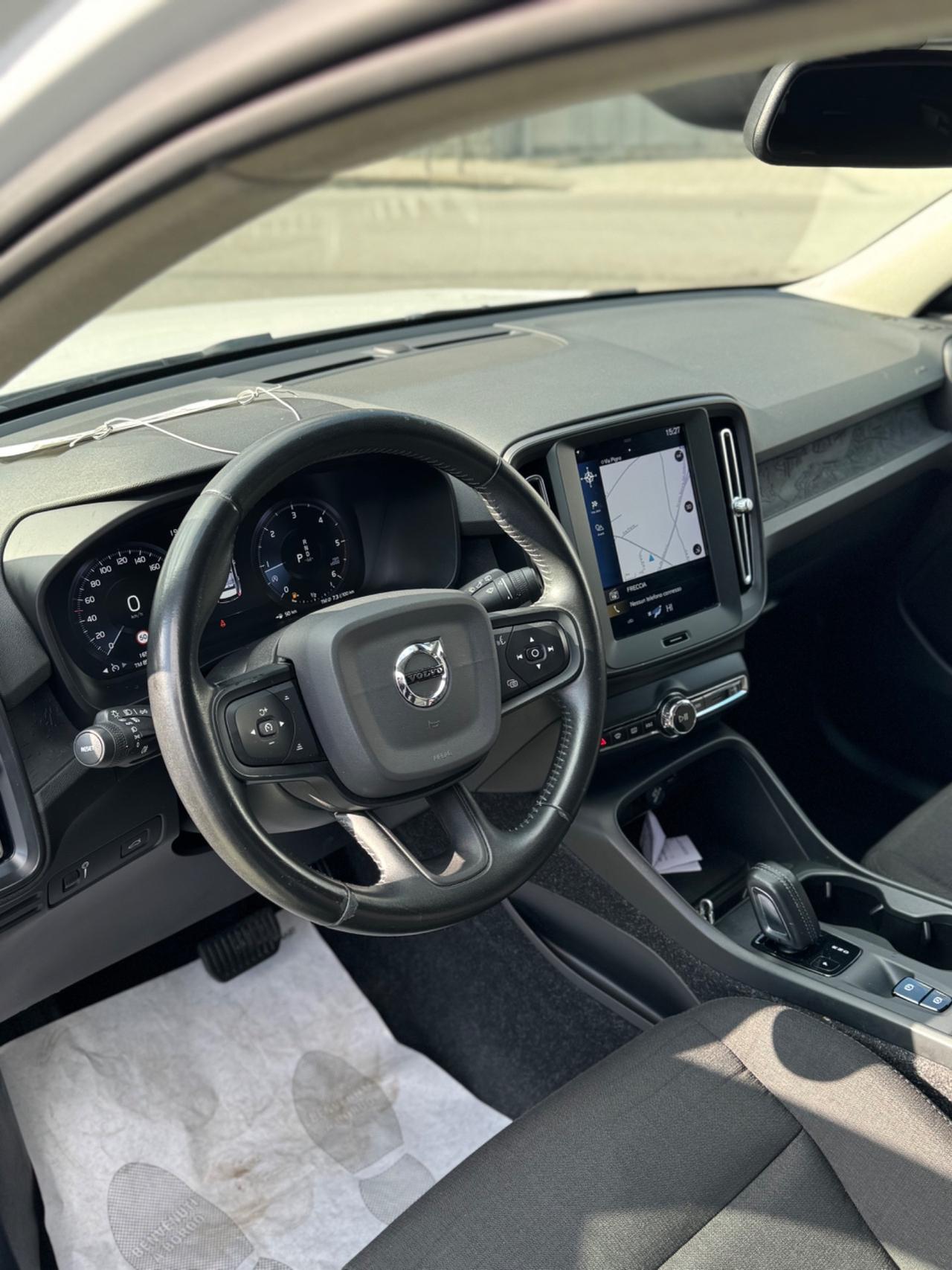 Volvo XC40 D3 AWD Geartronic Momentum Pro