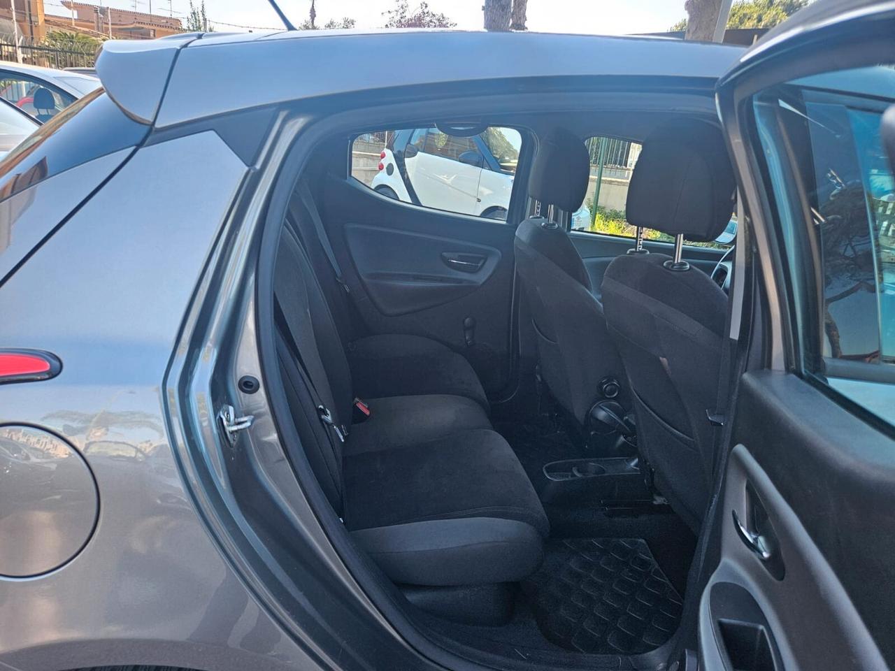 Lancia Ypsilon 1.2 Gold 2013