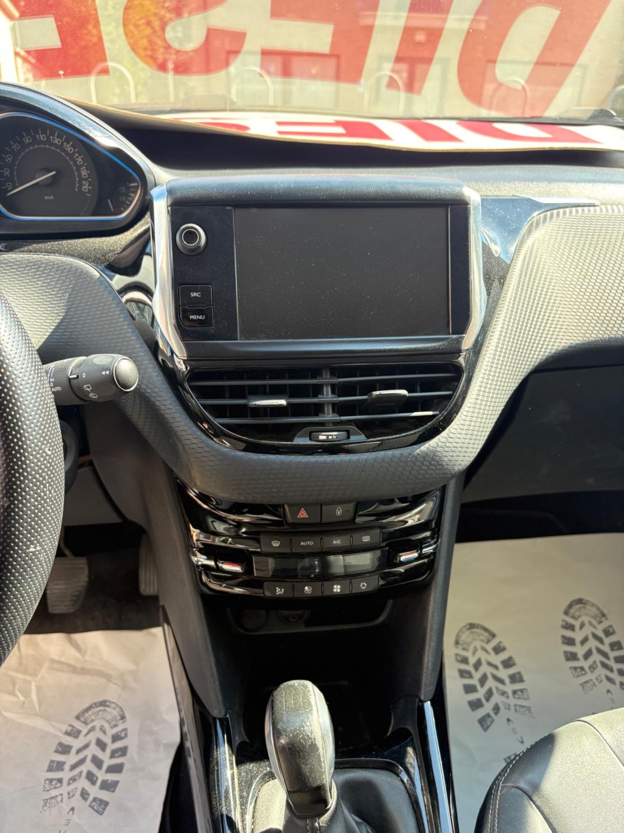 Peugeot 2008 1O SERIE BLUEHDI 100 BLACK MATT