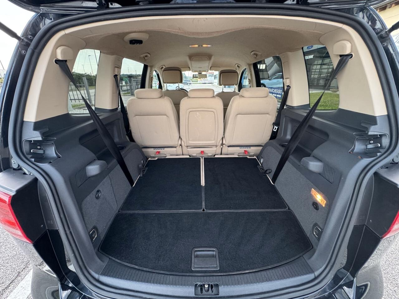 Volkswagen Touran 1.6TDI DSG Autom. 105CV - 7 Posti