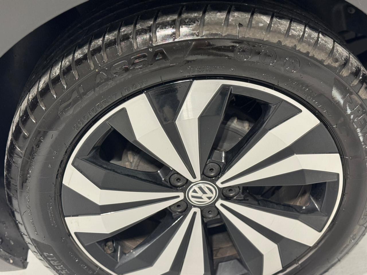 Volkswagen T-Cross 1.6 TDI Style Neopatentati !