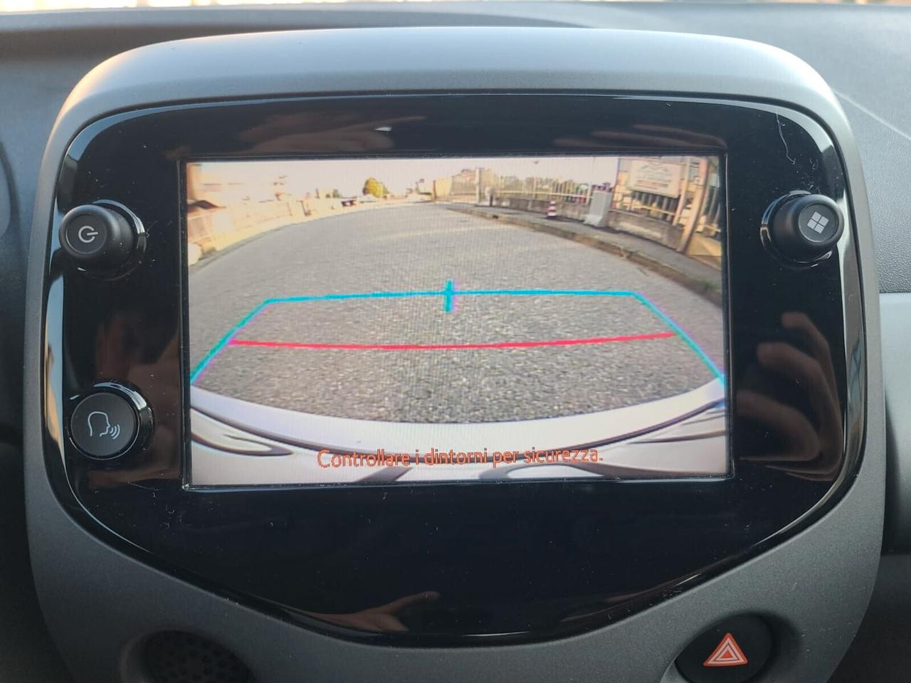 Toyota Aygo Connect 1.0 VVT-i 72 CV 5 porte x-wave