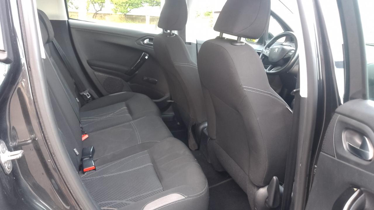 Peugeot 208 1.2 VTi 82 CV 5 P neop 108milakm 12