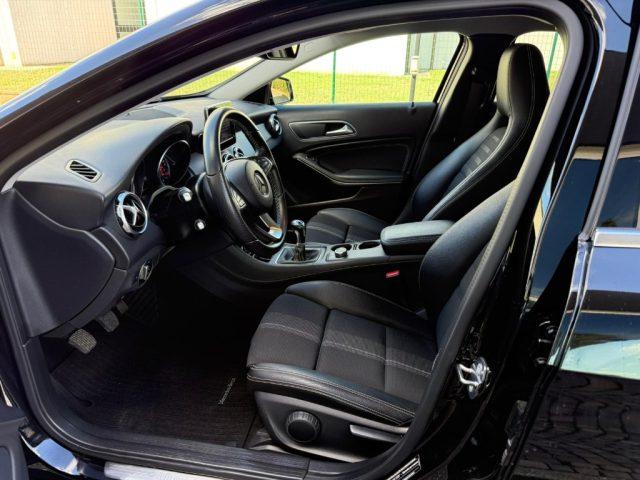 MERCEDES-BENZ GLA 180 d Sport NAVI - LED - PDC POST. - BT - 18