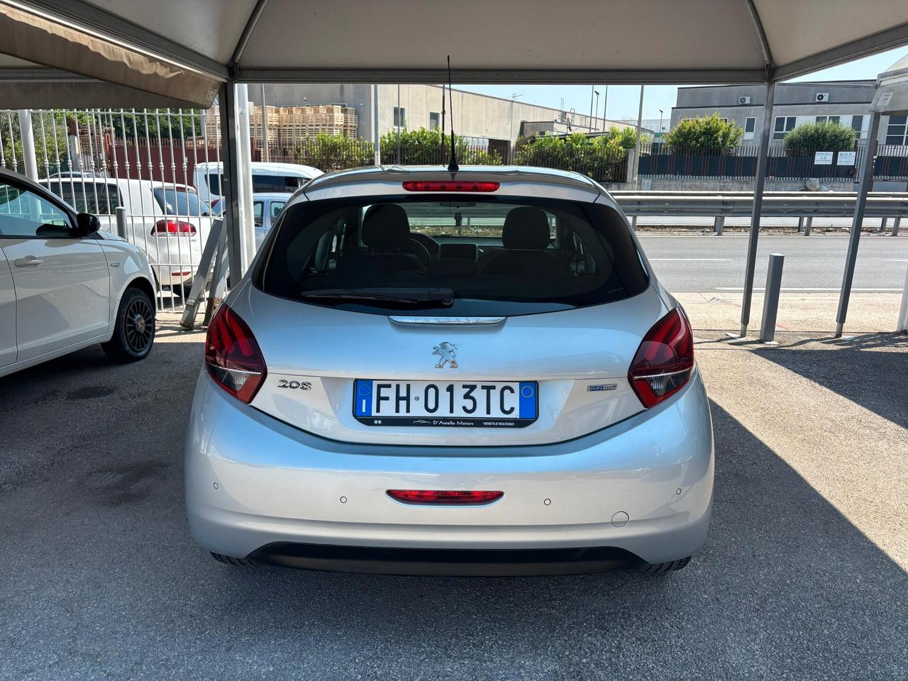 Peugeot 208 PureTech 82 5 porte Allure