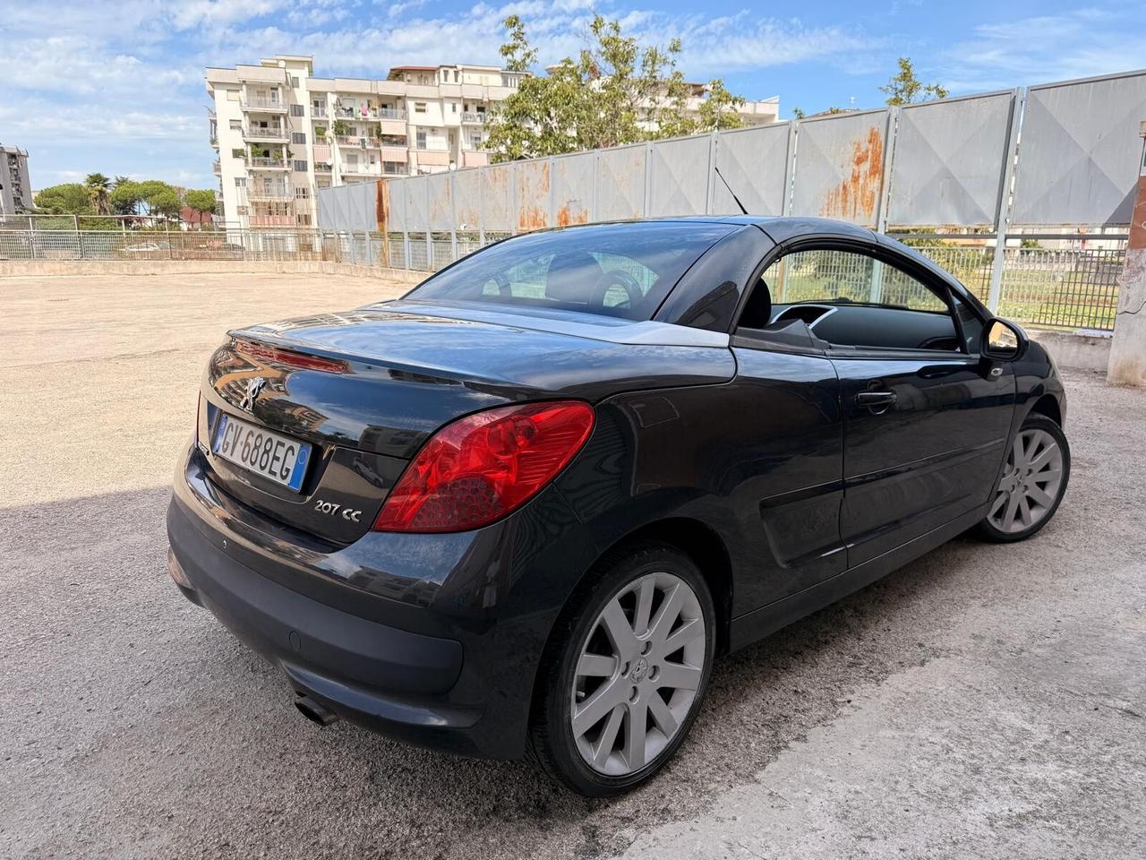 Peugeot 207 1.6 HDi 110CV CC Roland Garros