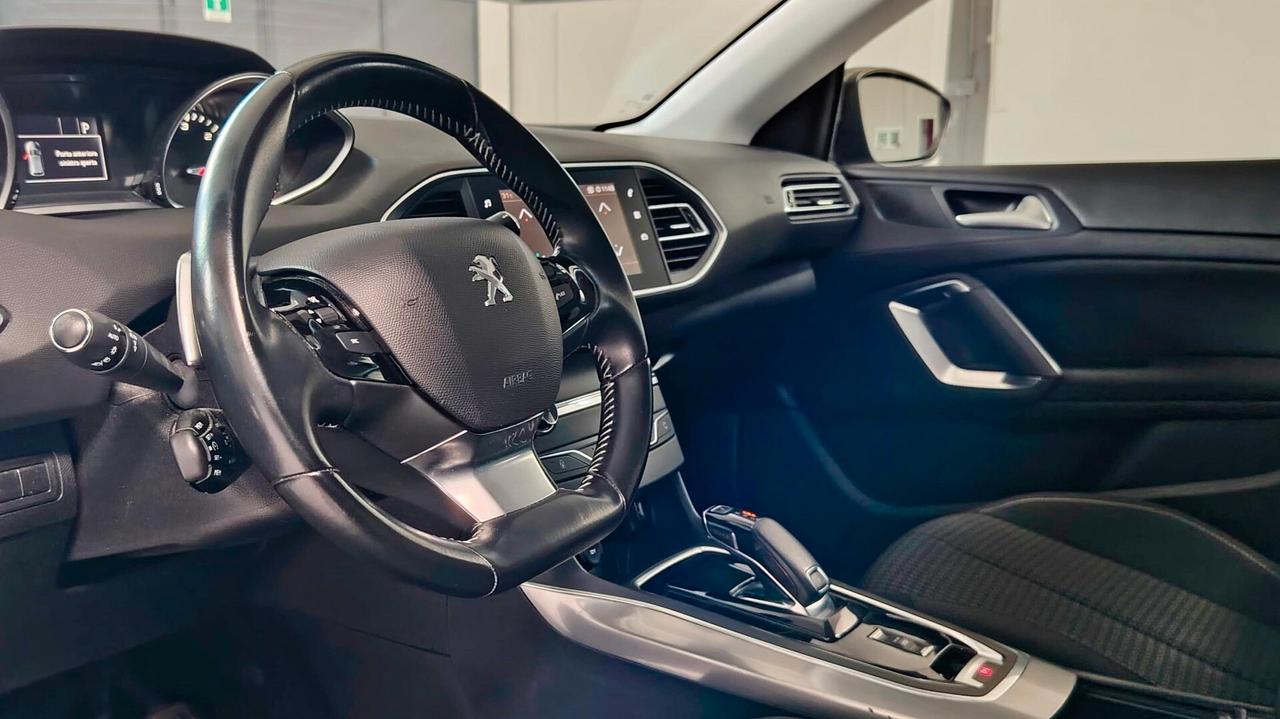 PEUGEOT 308 1.5 BLUEHDI ALLURE PACK 130CV - CAR PLAY, NEOPATENTATI
