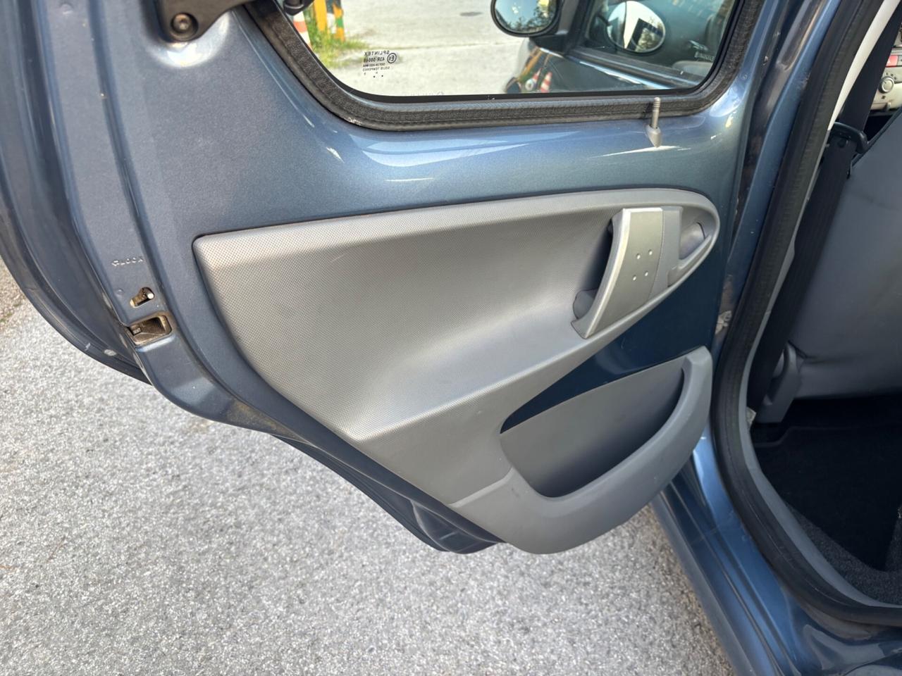 Toyota Aygo 1.0 5 porte Sol OK NEOPATENTATI