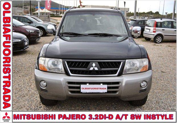 Mitsubishi Pajero INSTYLE