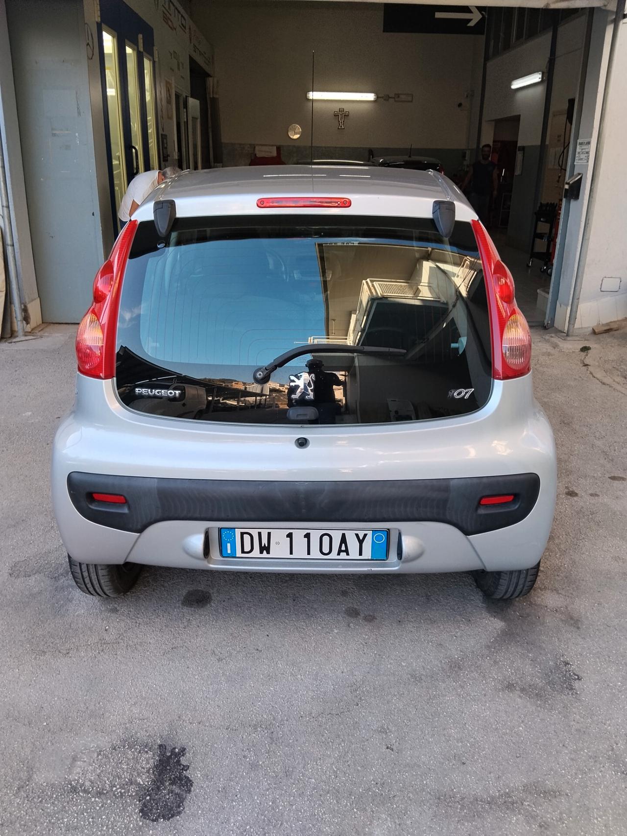 Peugeot 107 1.0 68CV 5p. Plaisir