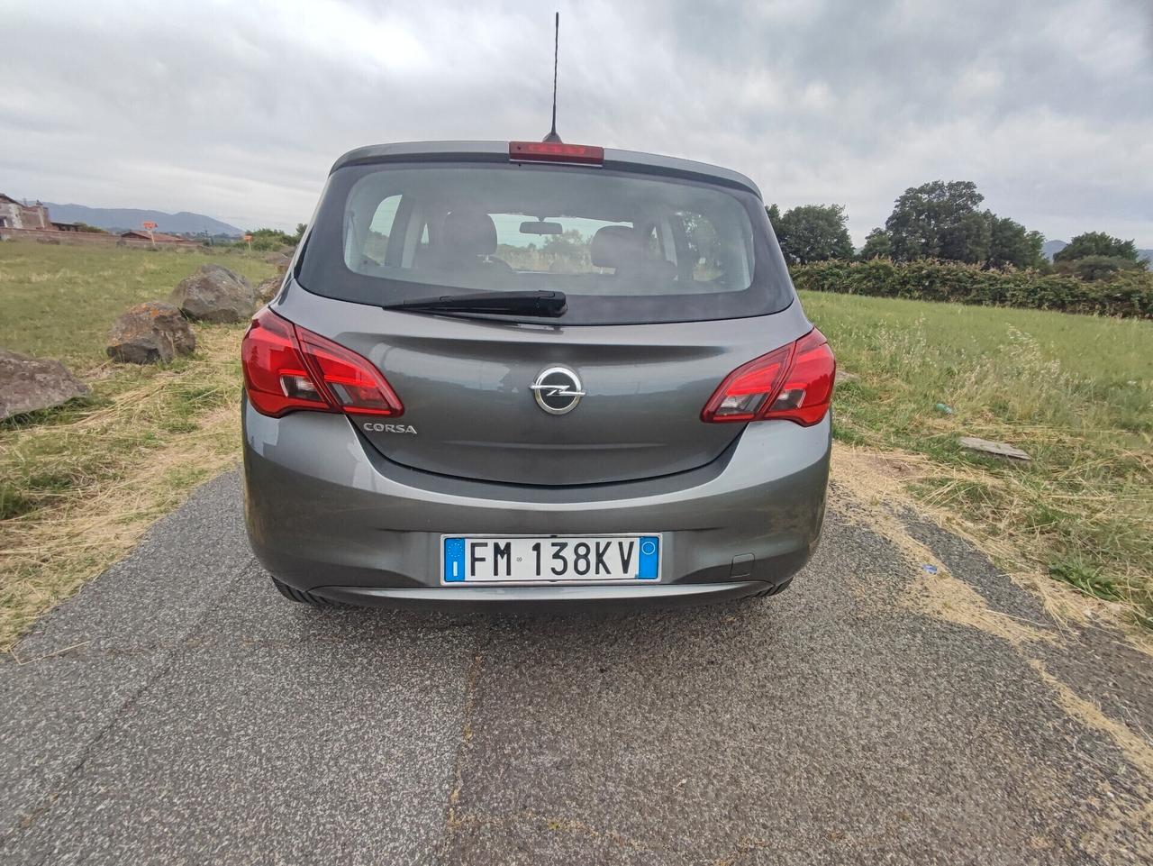 Opel Corsa 1.2 5 porte b-Color