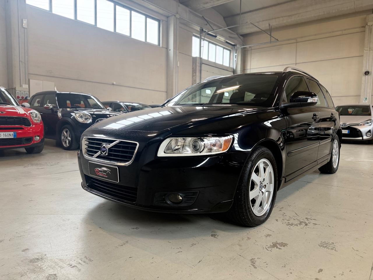 Volvo V50 2.0 D cat Kinetic NEOPATENTATI