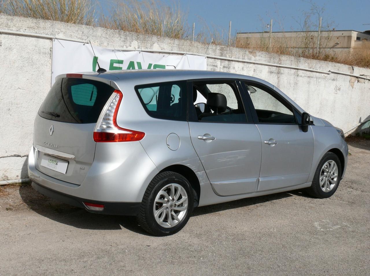 Renault Scenic 7 Posti (M1365)