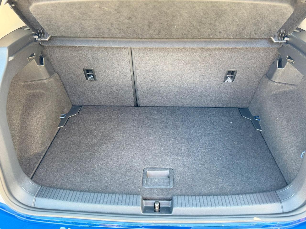 Volkswagen T-Cross 1.6 TDI SCR Style BMT R-LINE