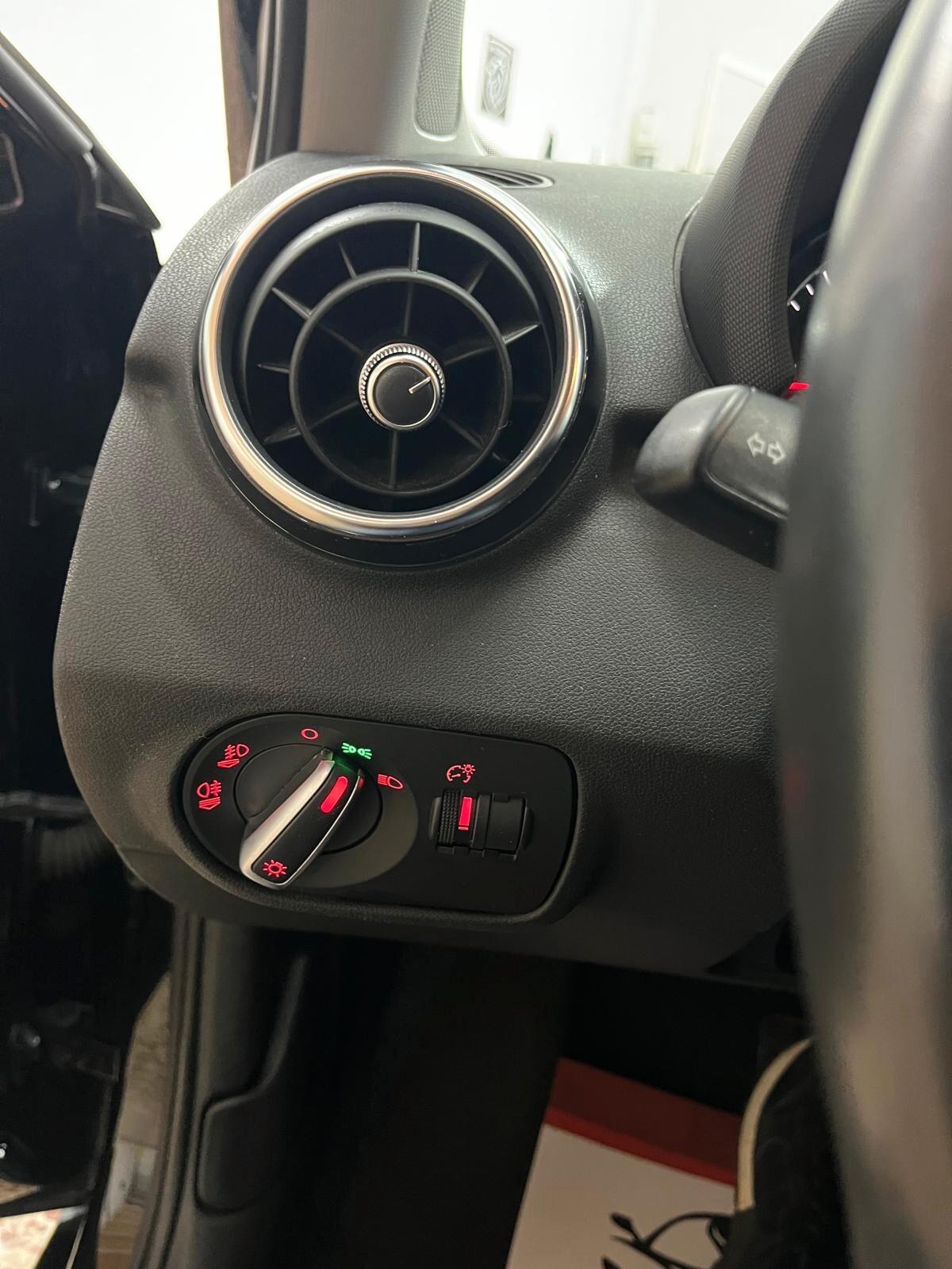 Audi A1 1.6 TDI S tronic Attraction