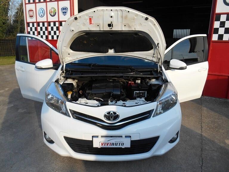 Toyota Yaris 1.0 5 porte X NEOPATENTATI