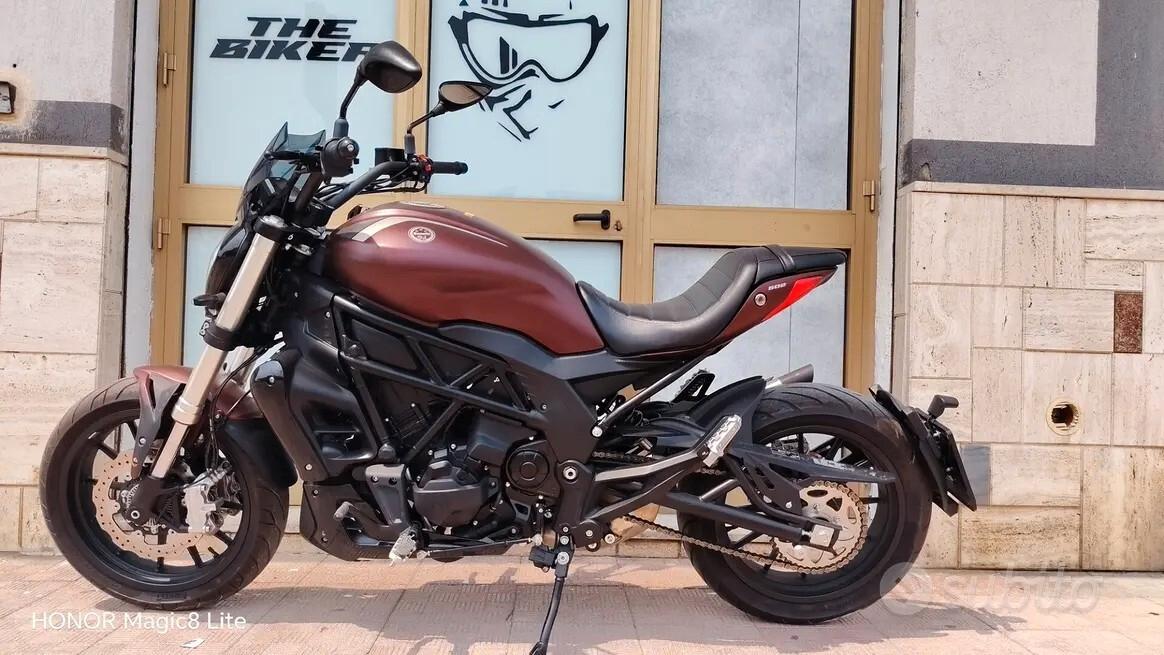 Benelli 502 C 4.000 km 35 kw
