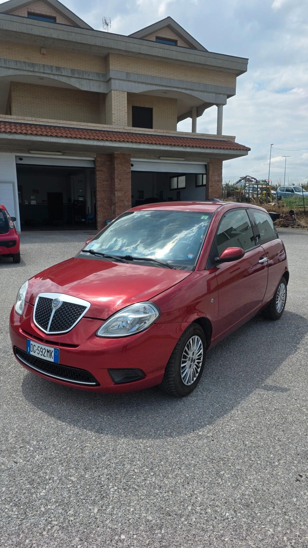 Lancia Ypsilon 1.2 Argento