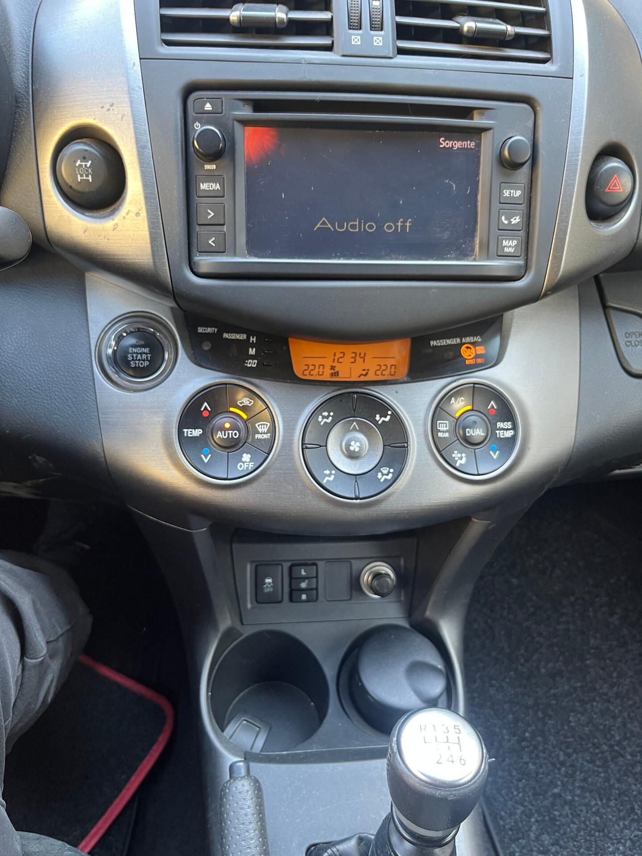 TOYOTA RAV 4 2.2 D-4D LOUNGE - 4X4