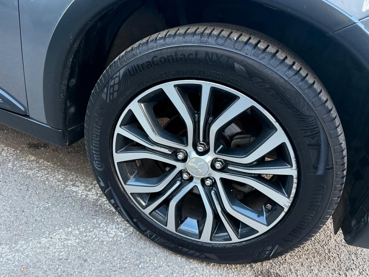 Mitsubishi Outlander 2.2 Plus 4x4 7 Posti