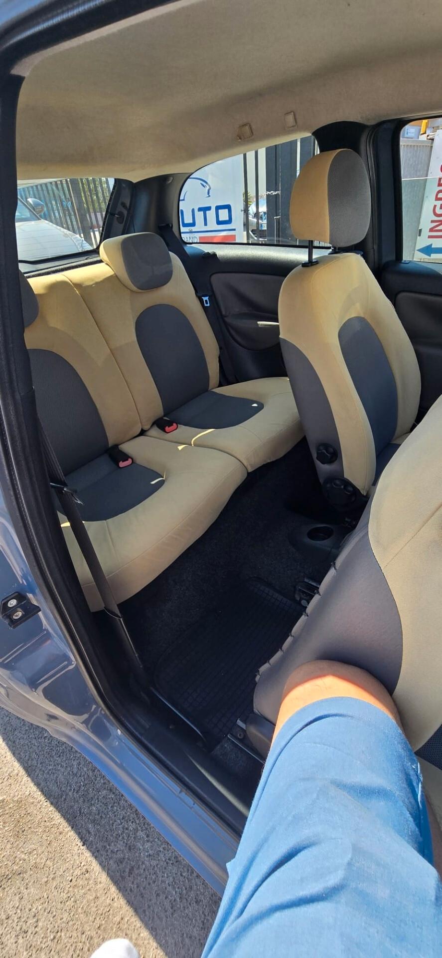 Lancia Ypsilon 1.2 16V Platino