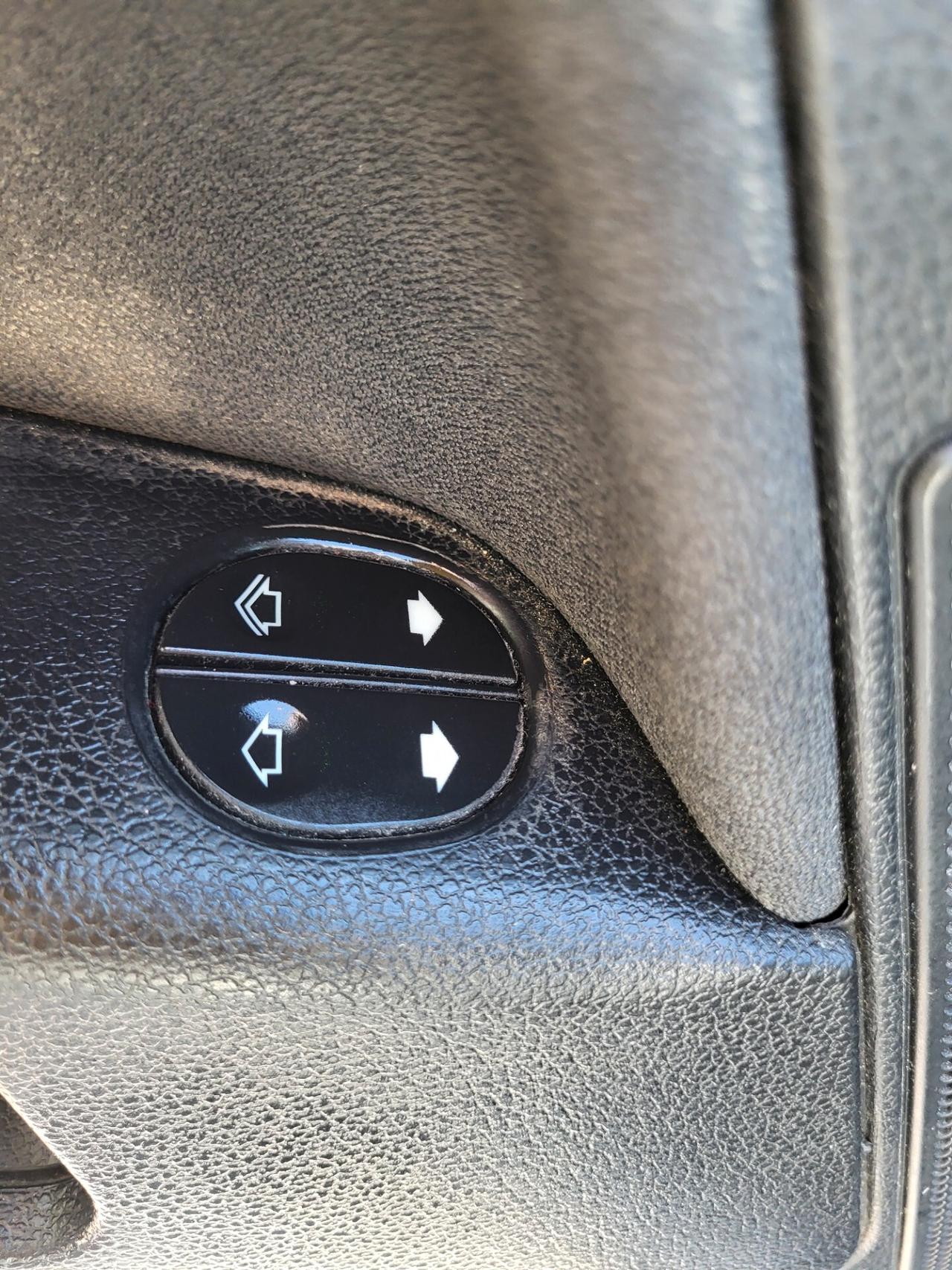 FORD FUSION 1,4 TDCi-GANCIO TRAINO-PORTAPACCHI