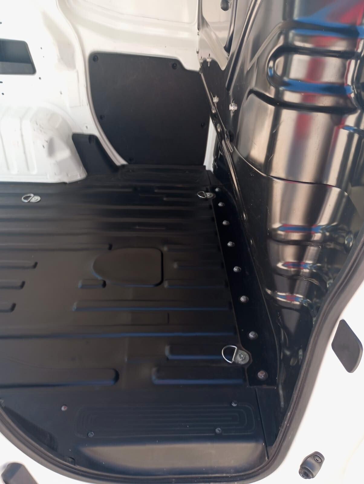 Fiat Fiorino 1.3 MJT 95CV Cargo Adventure