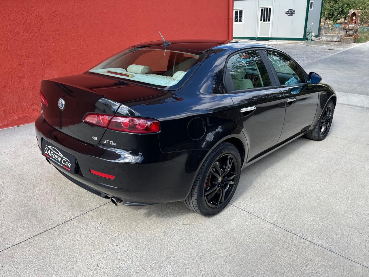 Alfa Romeo 159 1.9 JTDm 16V EXCLUSIVE - FULL OPTIONAL