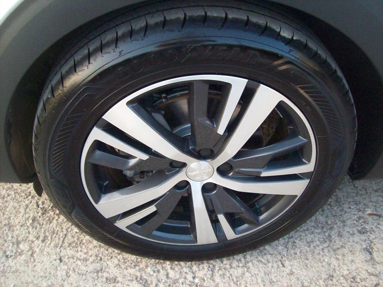 PEUGEOT 3008 1.5 BlueHDI CV.130 S&S ALLURE Pack "2022"