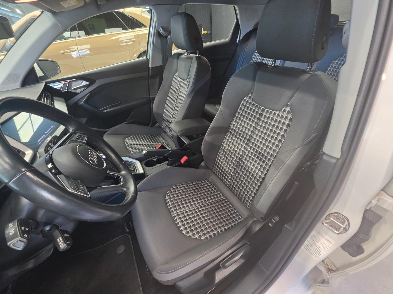 Audi A1 1.0 tfsi s-tronic OK NEOPATENTATI