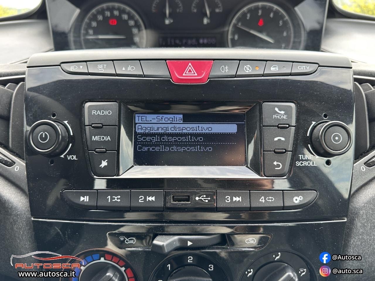 Lancia Ypsilon 1.0 FireFly 5 porte S&S Hybrid Ecochic Silver