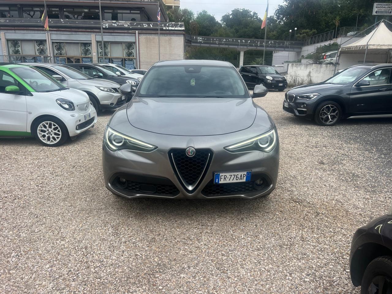 Alfa Romeo Stelvio 2.2 Turbodiesel 180 CV AT8 RWD Super