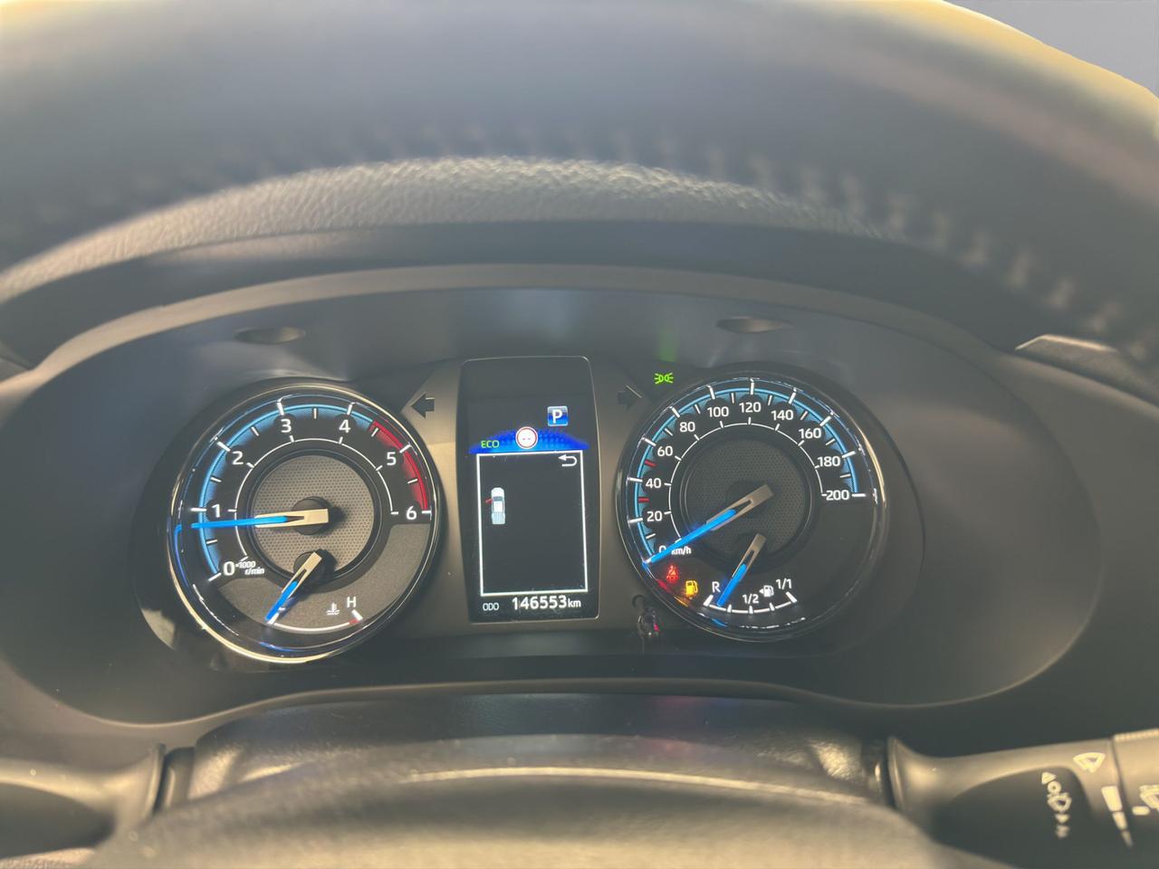 Toyota Hilux 2.8 d double cab Invincible 4wd auto