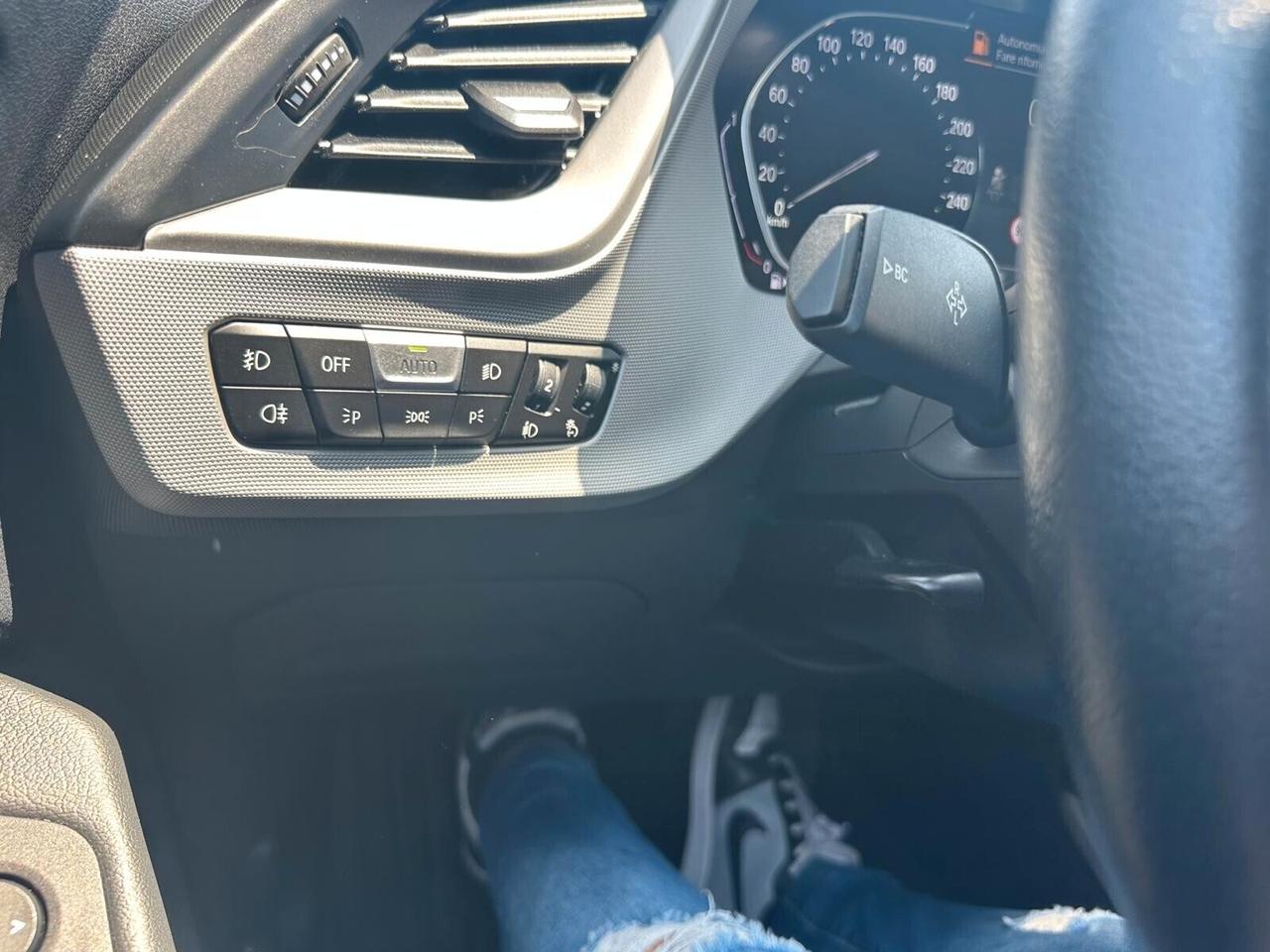 Bmw 116 118d 5p. Business Advantage