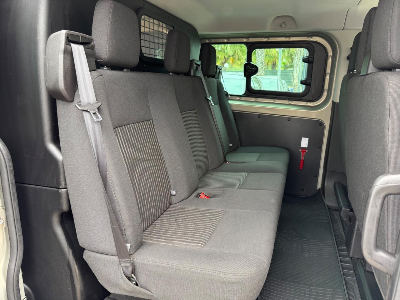 Ford Transit Custom 2.2 Diesel 6 posti passo lungo