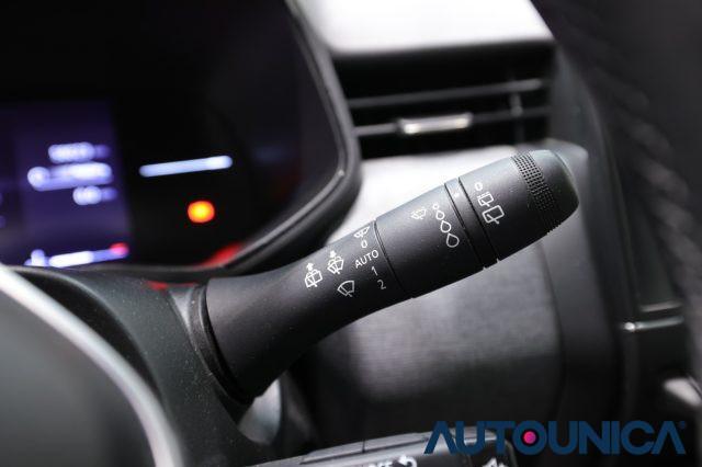 RENAULT Clio SCE 65 CV 5 PORTE EVOLUTION FARI LED NEOPATENTATI