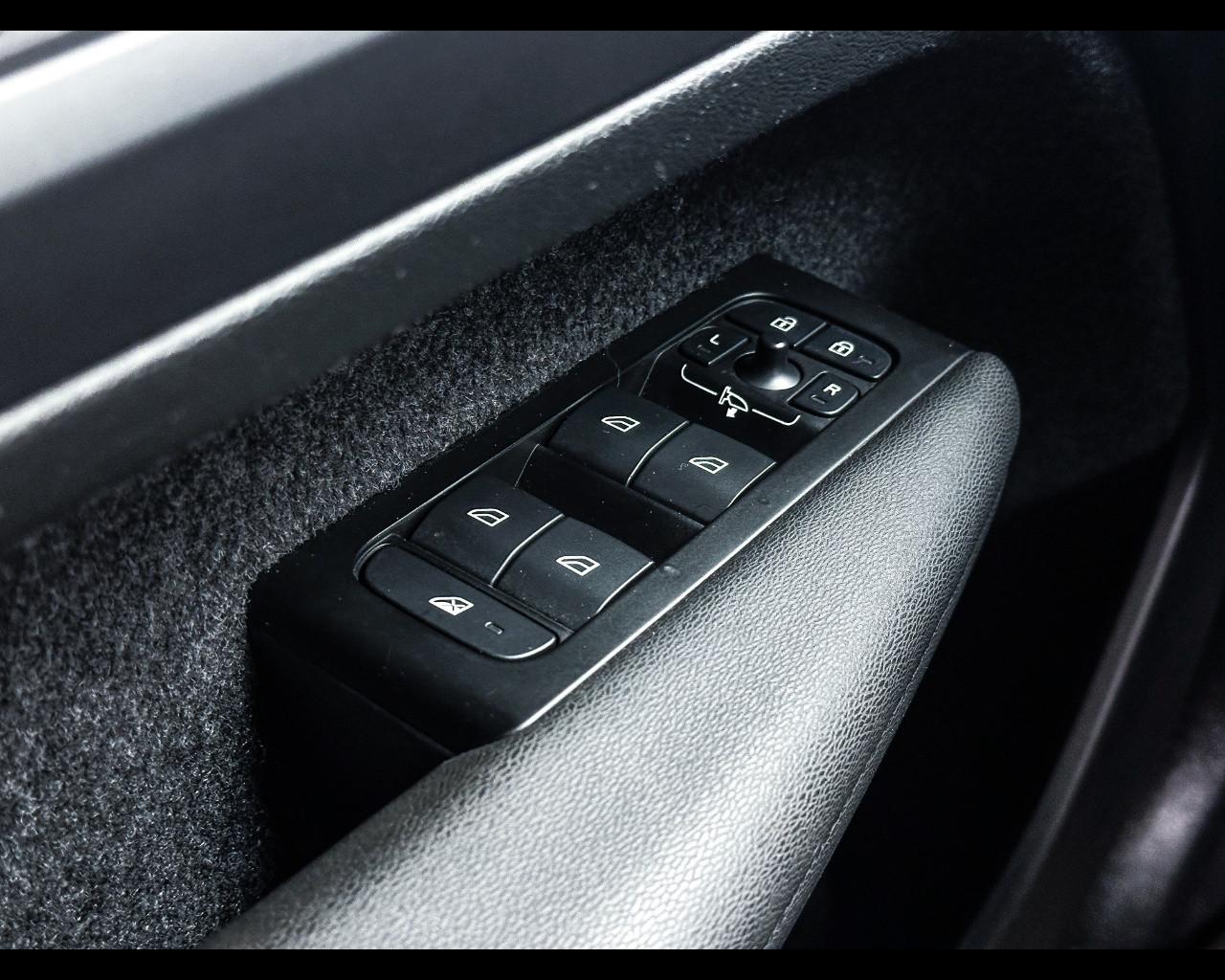 VOLVO XC40 T3 Geartronic Momentum Core