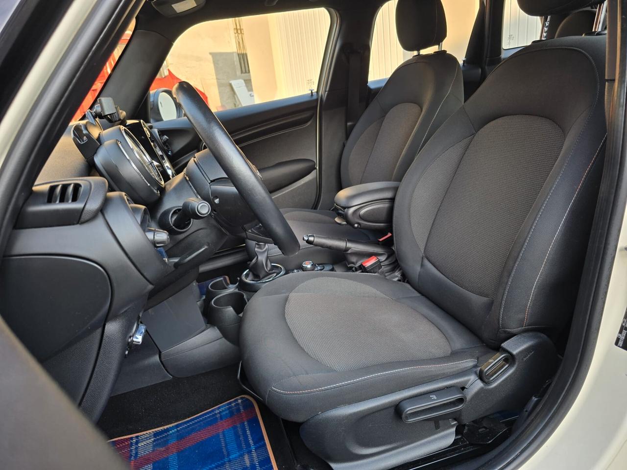Mini Cooper d 1.5 116cv full perfetta tutta tagliandata casa madre accetto permute