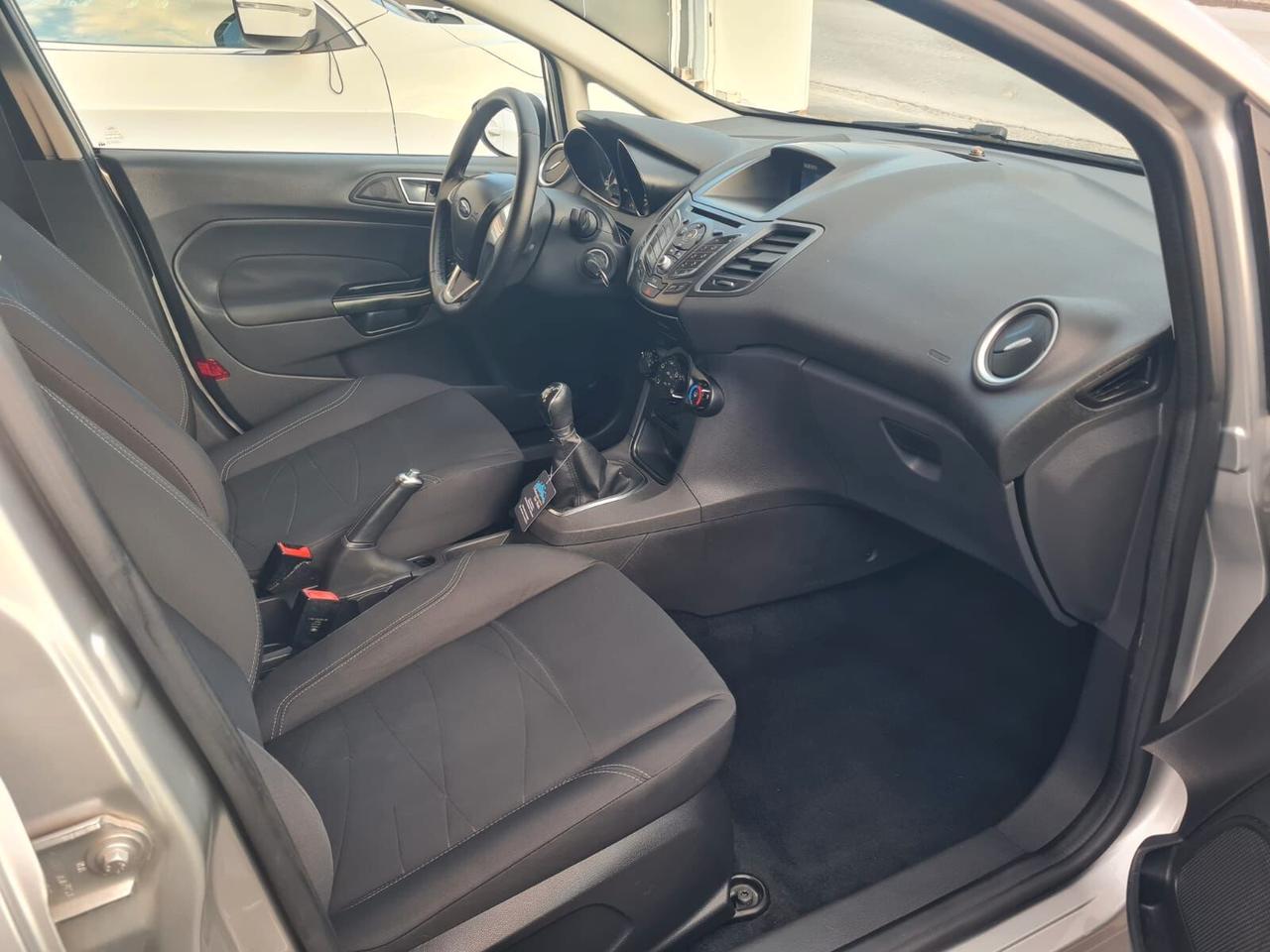 Ford Fiesta 1.2 60CV 5 porte Black & White Edition