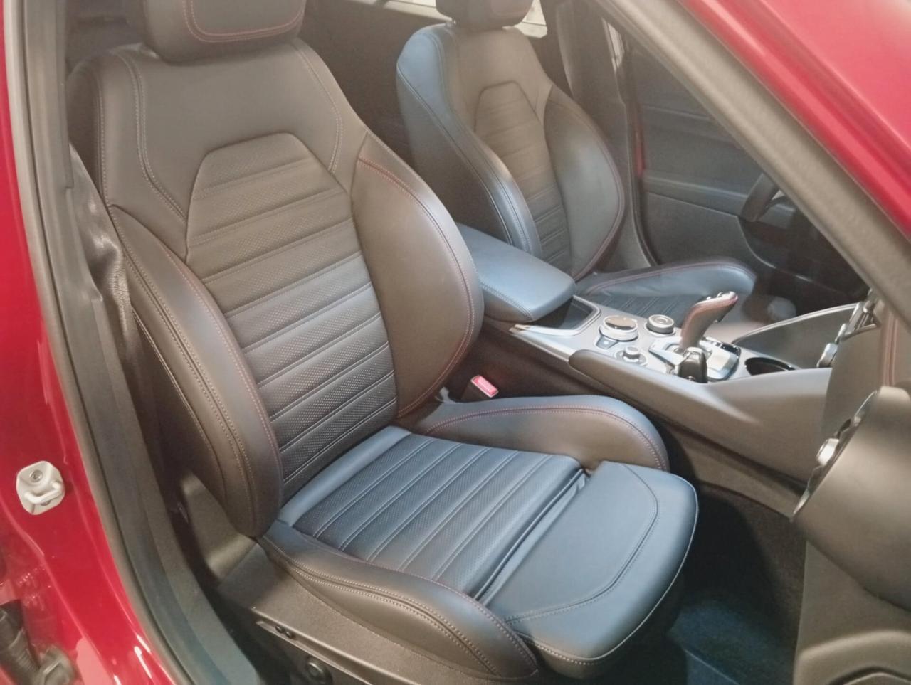 Alfa Romeo Giulia 2.0 Turbo 280 CV AT8 AWD Q4 Competizione