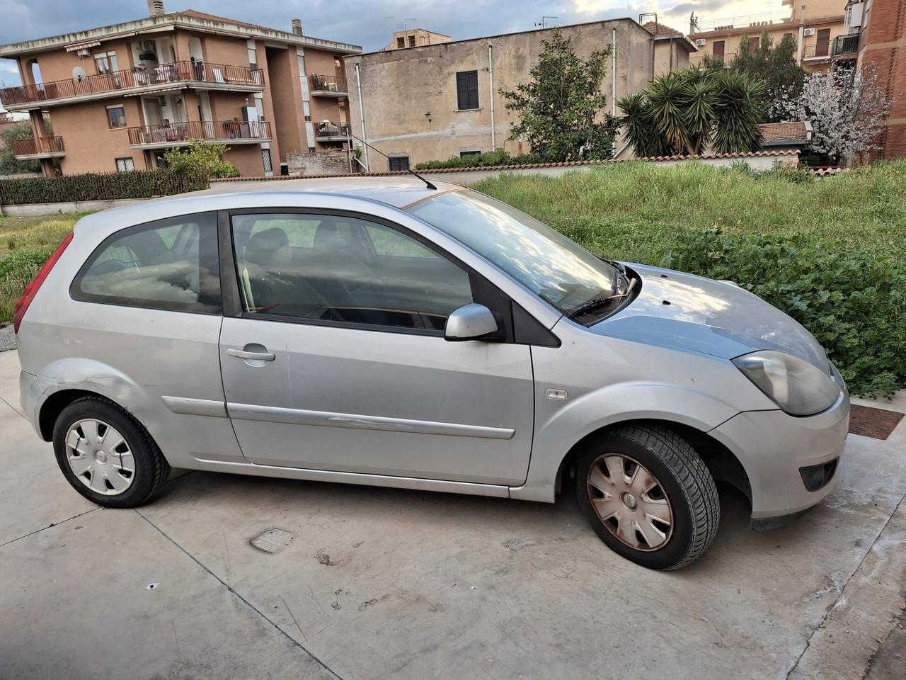 Ford Fiesta 1.4 TDCi 68CV 5 porte Titanium