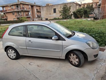 Ford Fiesta 1.4 TDCi 68CV 5 porte Titanium