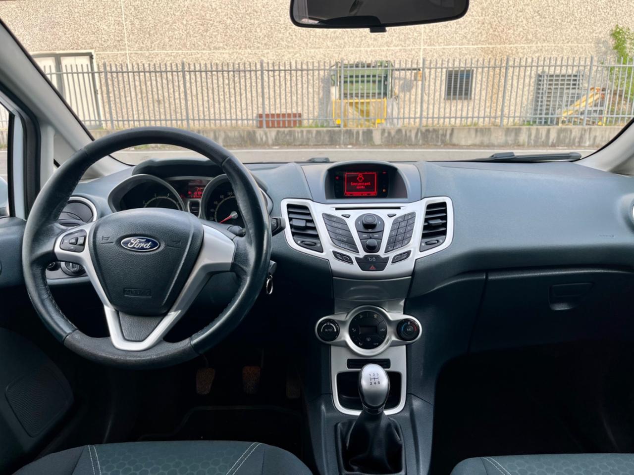 Ford Fiesta 1.2benz 2009 113.000km perfetta per neopatentati