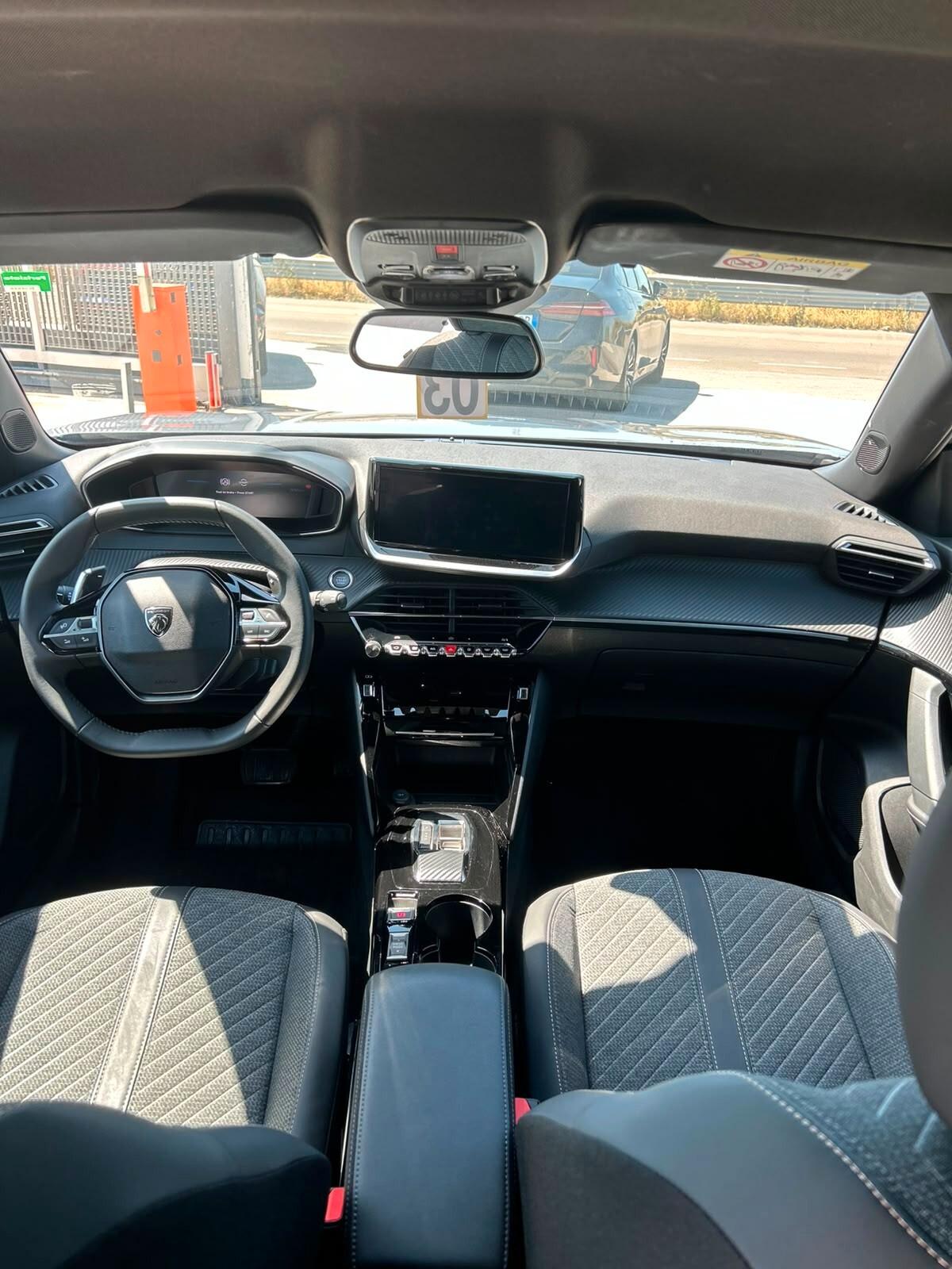 Peugeot 2008 Hybrid 145 e-DCS6 Allure