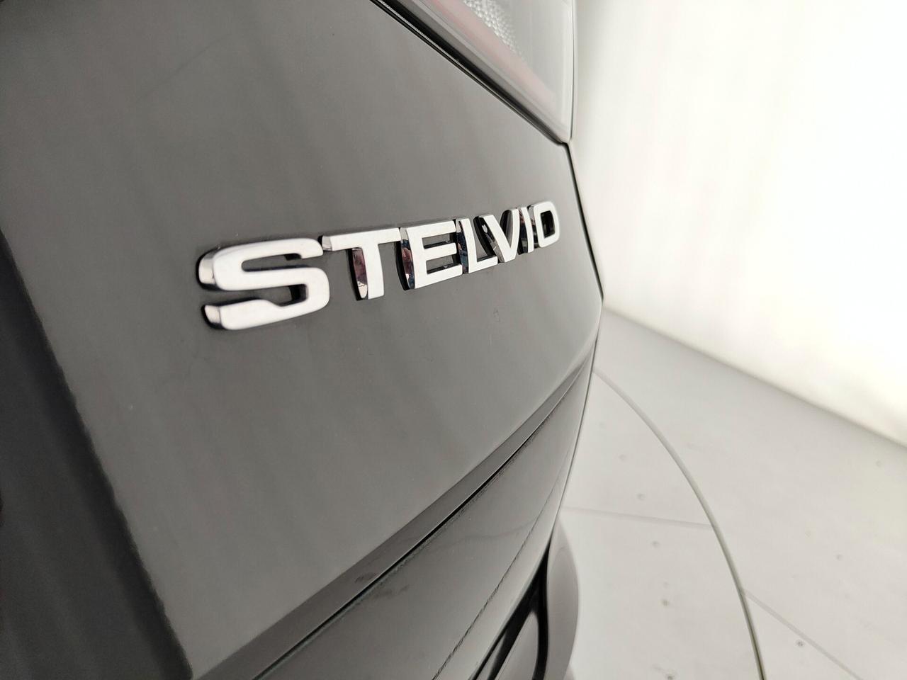 Alfa Romeo Stelvio 2.2 Turbodiesel 210 CV AT8 Q4 Veloce