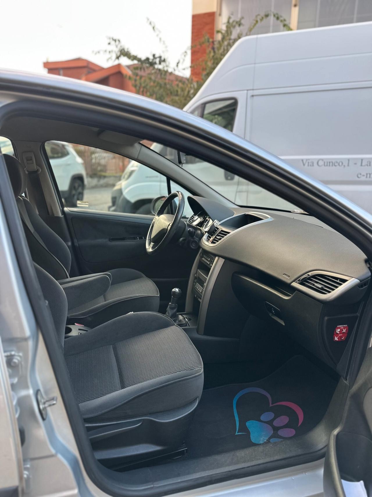 Peugeot 207 1.4 BENZINA