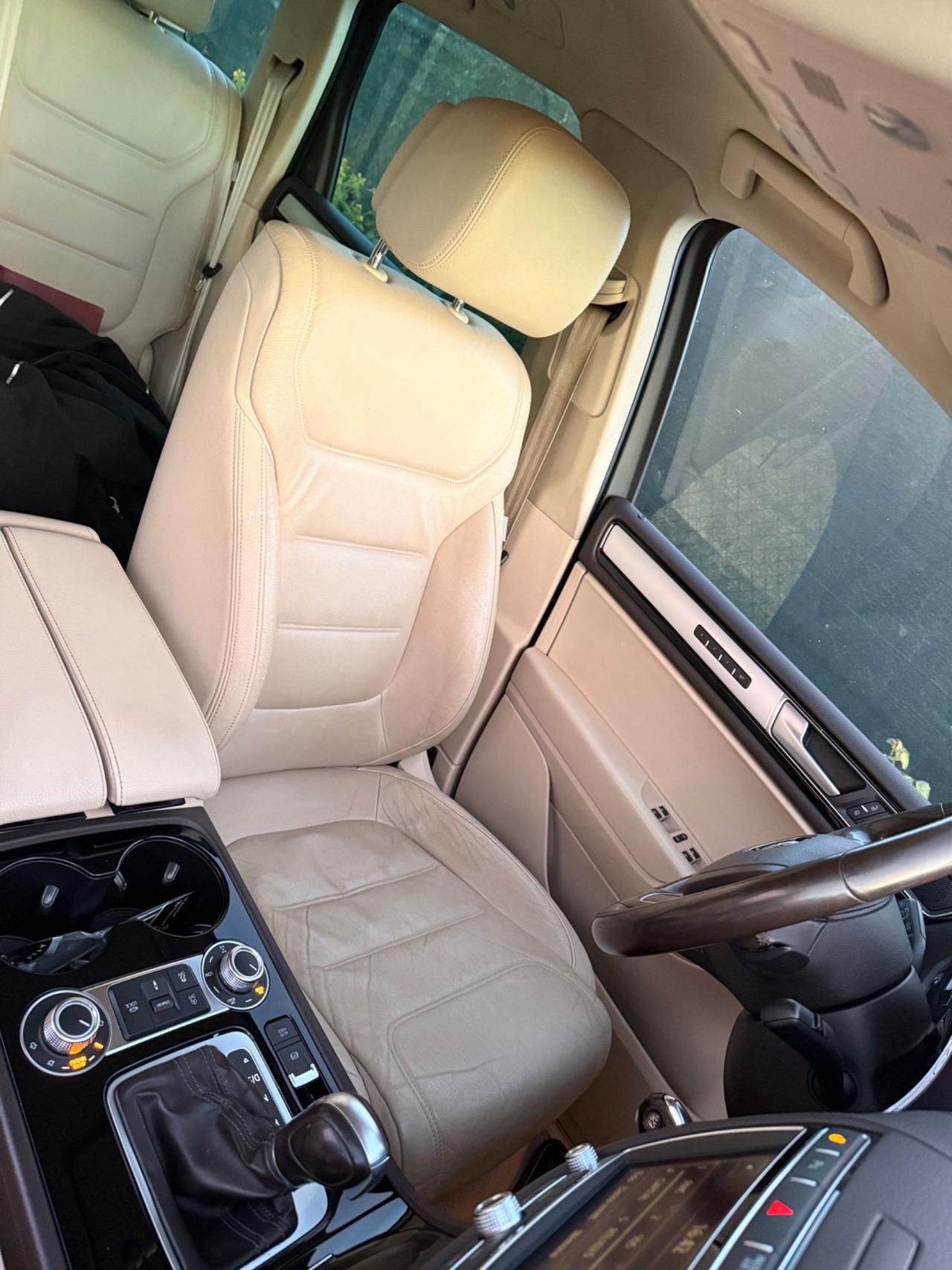 Volkswagen Touareg 3.0 TDI 262 CV tiptronic BlueMotion Sport R line