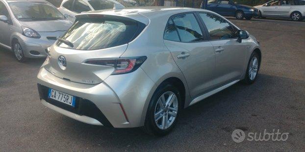 TOYOTA COROLLA HBRID 98cv NEO PATENTATI APPLE CAR PLAY BLUETOOTH CRUISE CERCHI MULTIFUNZIONE