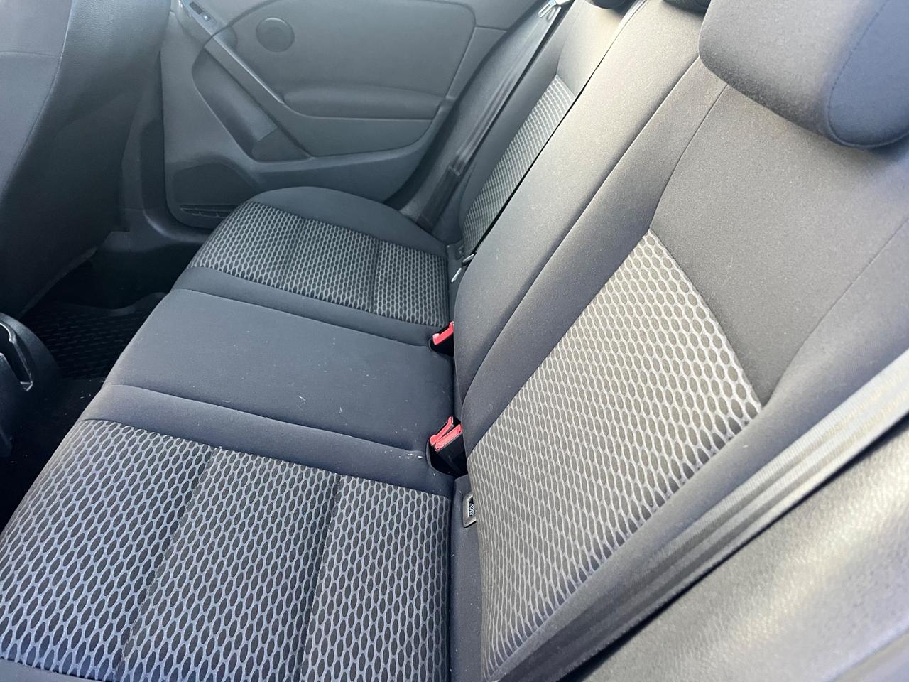 Volkswagen Golf 1.6 TDI DPF 5p. Con gancio traino