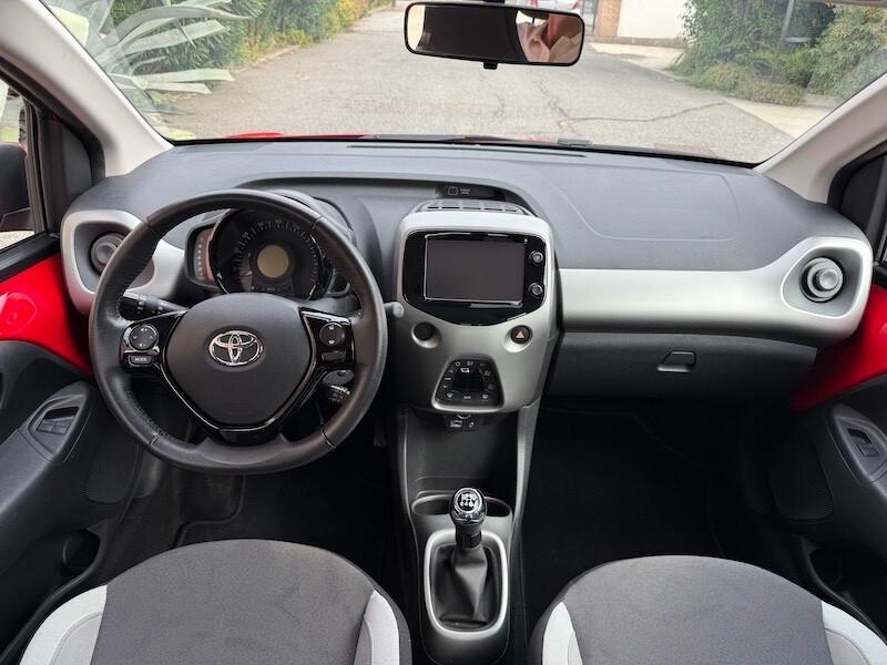 Toyota Aygo 1.0 VVT-i 69 CV 5 porte 9900 KM